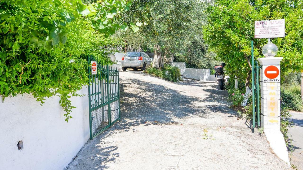 Alex-Giannis Apartments, Barbati Exterior foto