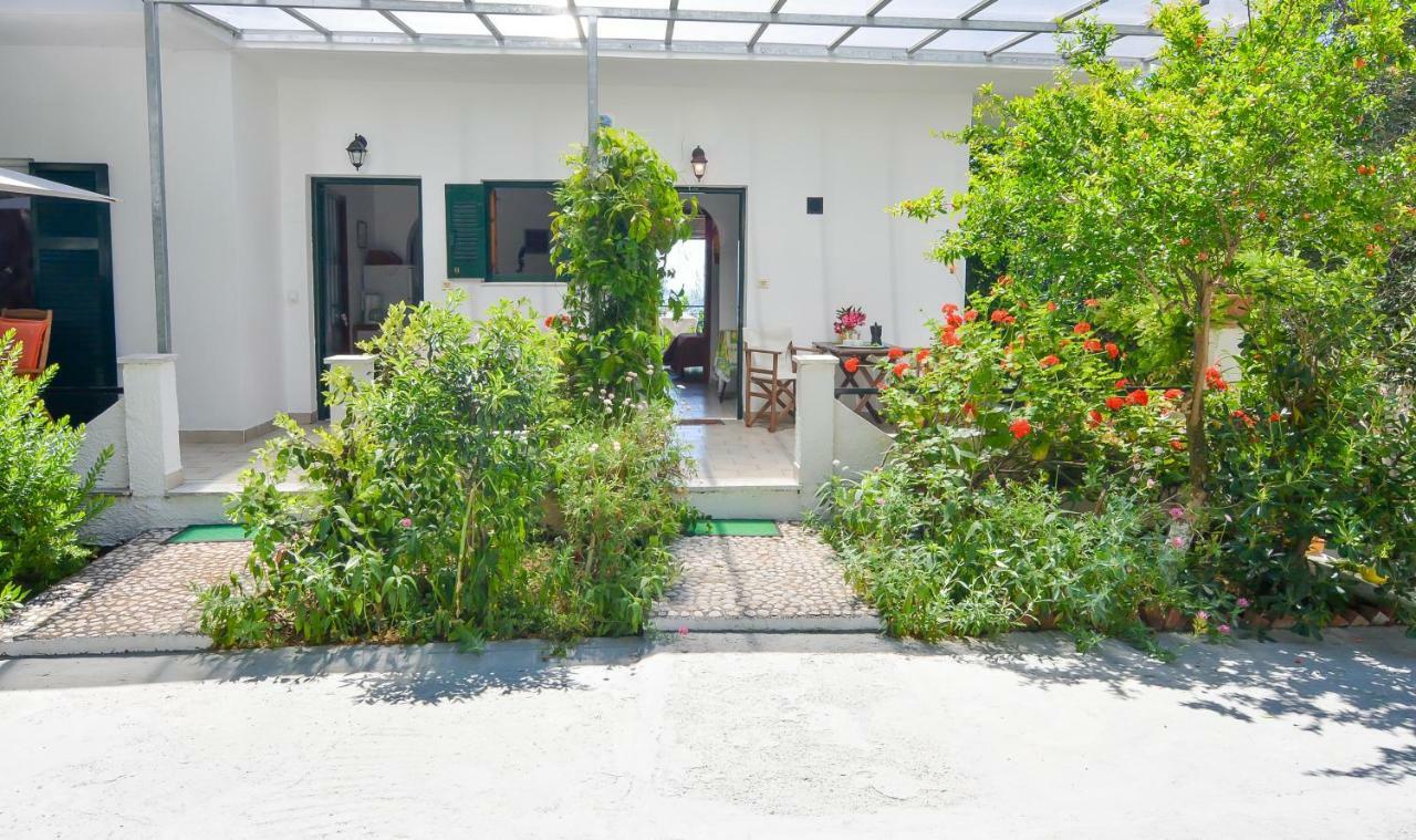 Alex-Giannis Apartments, Barbati Exterior foto