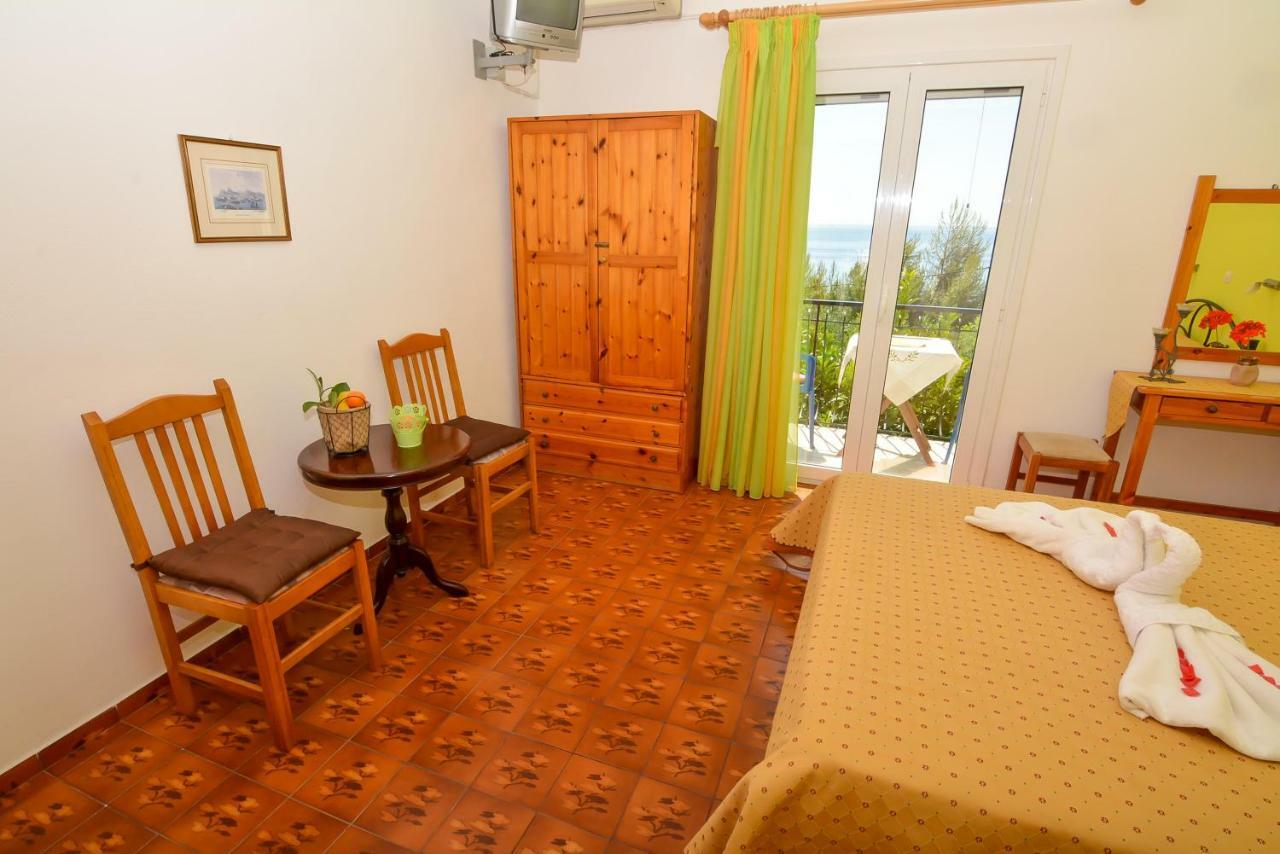 Alex-Giannis Apartments, Barbati Exterior foto
